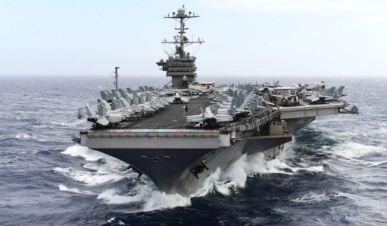 Amerykański lotniskowiec na Morzu Śródziemnym. To USS Harry S. Truman