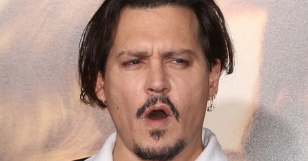Johnny Depp wydaje 2 miliony dolarów miesięcznie? "Trzeba go chronić przed samym sobą"