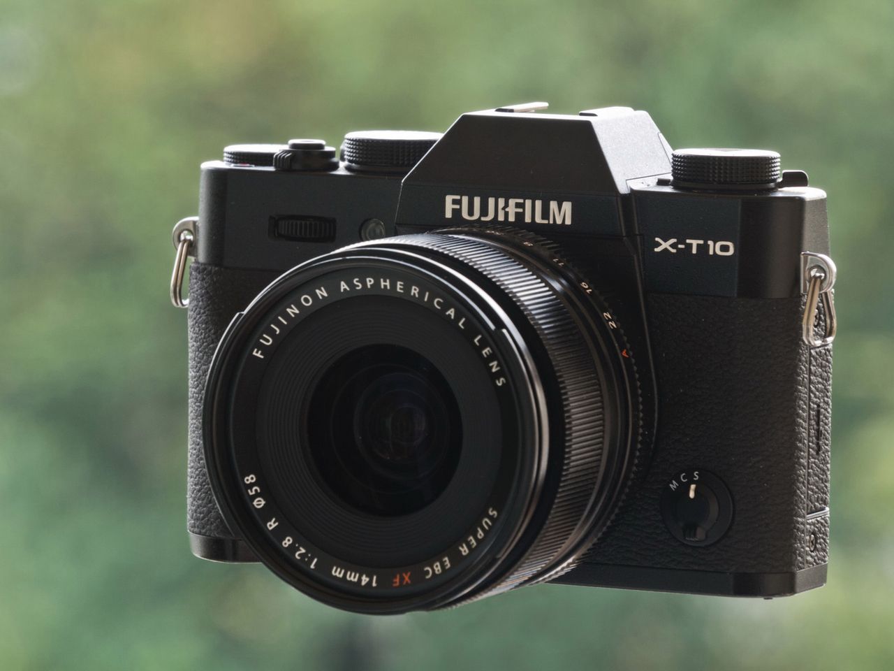 Fujifilm X-T10 - skromnie i klasycznie [test]