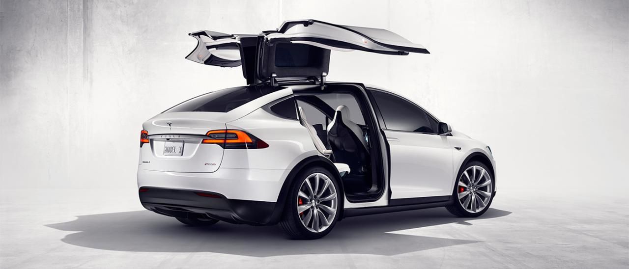 Produkcyjna Tesla Model X na pierwszych oficjalnych zdjęciach