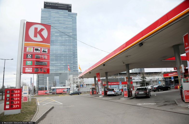 Circle K zawiesza działalność stacji paliw w Rosji. Sieć przekaże też fundusze dla PCK