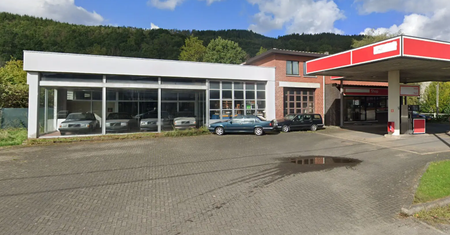Volvo porzucone w belgijskim salonie. Stoją tam od 30 lat