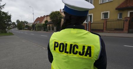 Jedna wielka mistyfikacja? Auto spalone, policjantka z drogówki z aktem oskarżenia
