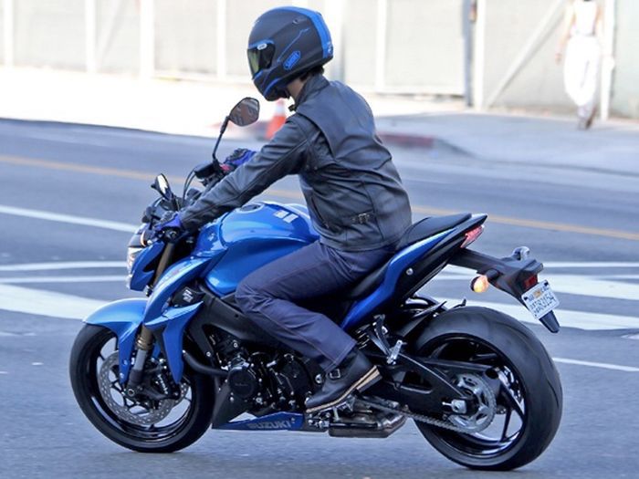 Suzuki GSX-S 1000 uchwycony przedpremierowo 3