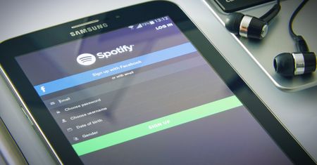 Spotify pozwoli ci zabawić się z kolegami w DJ-ów