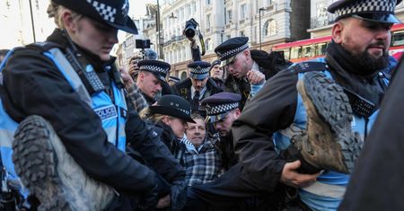 Manifestacje w Wielkiej Brytanii. Blisko 100 zatrzymanych