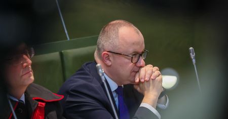 To nie koniec liczenia głosów? Bodnar o decyzji prokuratury