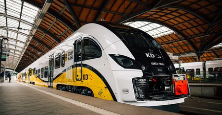 Renesans kolei. Setny pociąg i 2,5 mln pasażerów w miesiąc