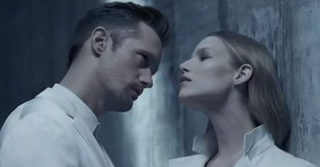 Skarsgard z "Czystej krwi" w spocie Calvina Kleina!