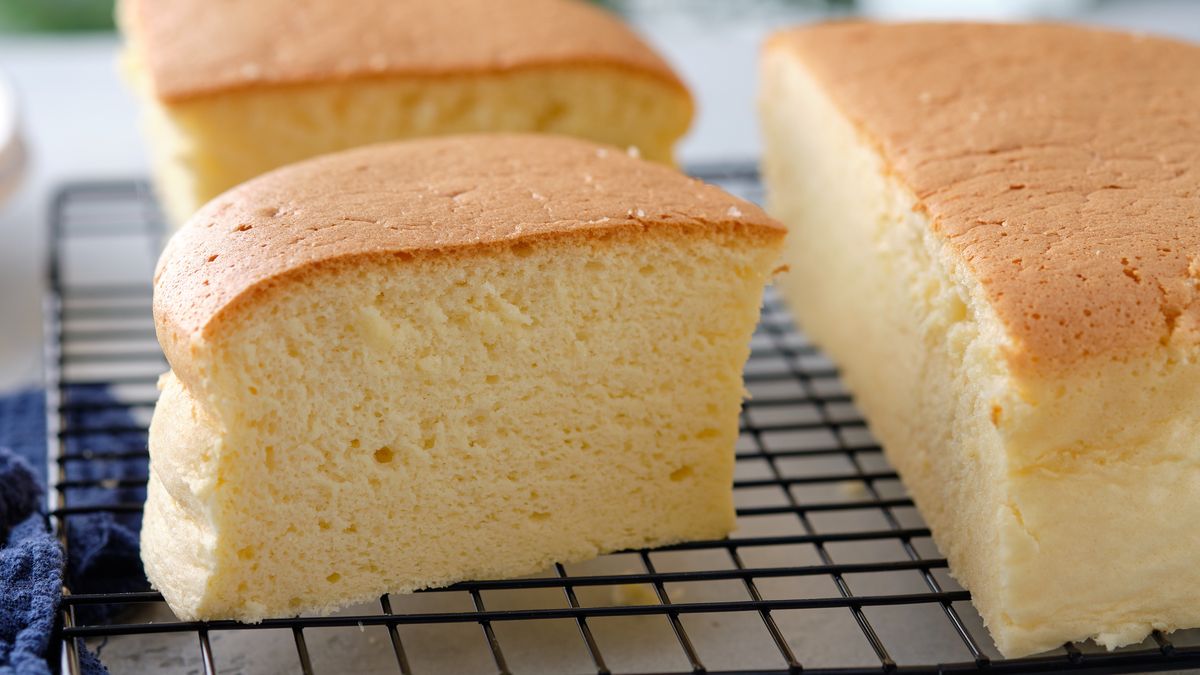 Puszysty biszkopt jest podstawą wypieków na wyjątkowe okazje