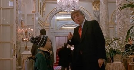 Fani "Kevina" protestują. Chodzi o Trumpa