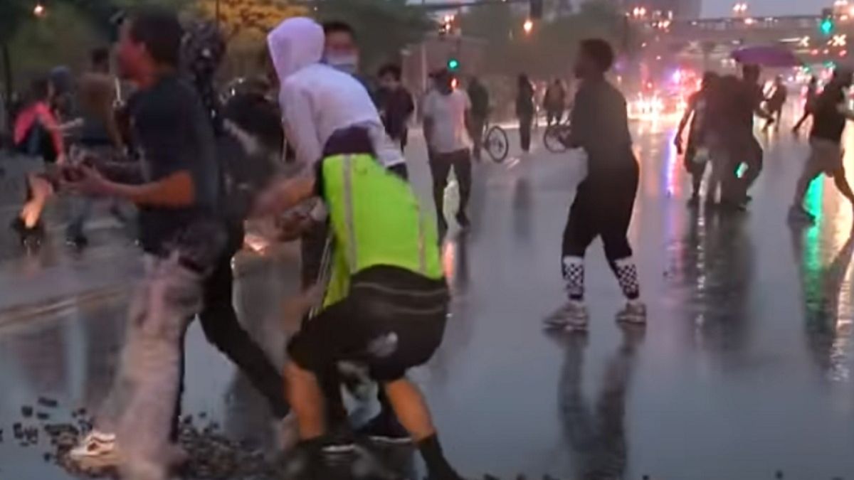 Mieszkańcy Minneapolis domagają się sprawiedliwości po śmierci George'a Floyda.