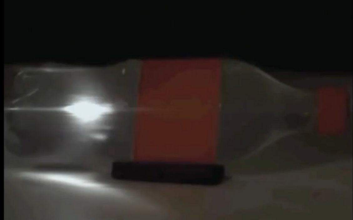 Bilion klatek na sekundę? "Sprawia, iż światło wydaje się powolne"