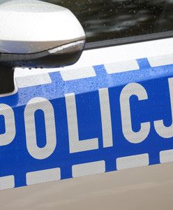 Policjant na służbie wiózł nastolatki i wjechał w drzewo. Ruszył proces