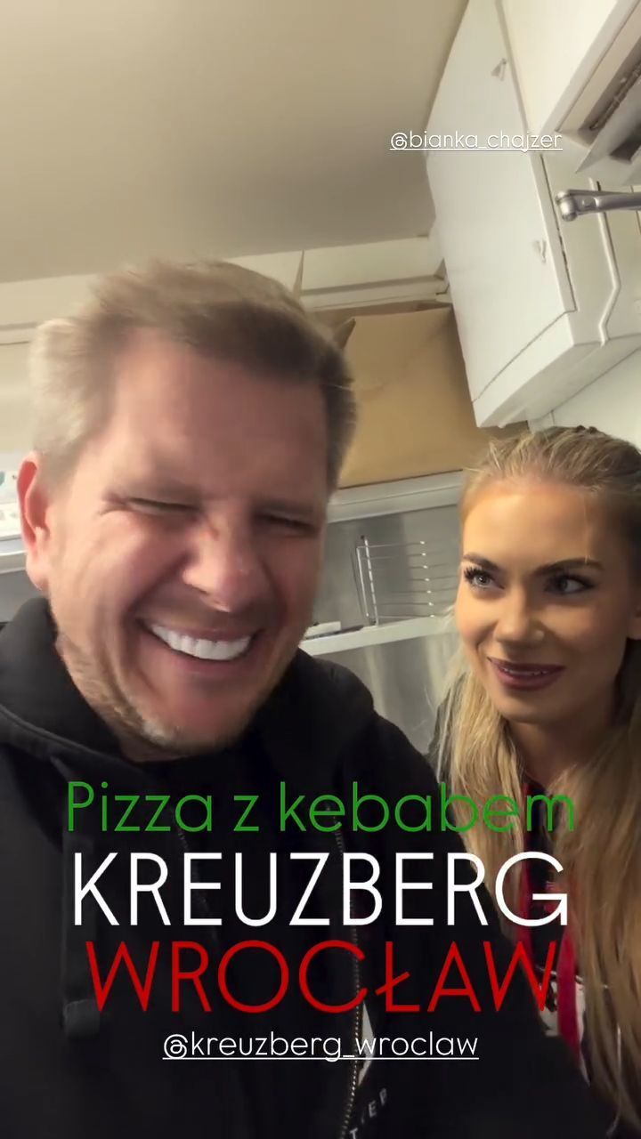 Filip Chajzer wziął się za robienie jego viralowej pizzy z kebabem