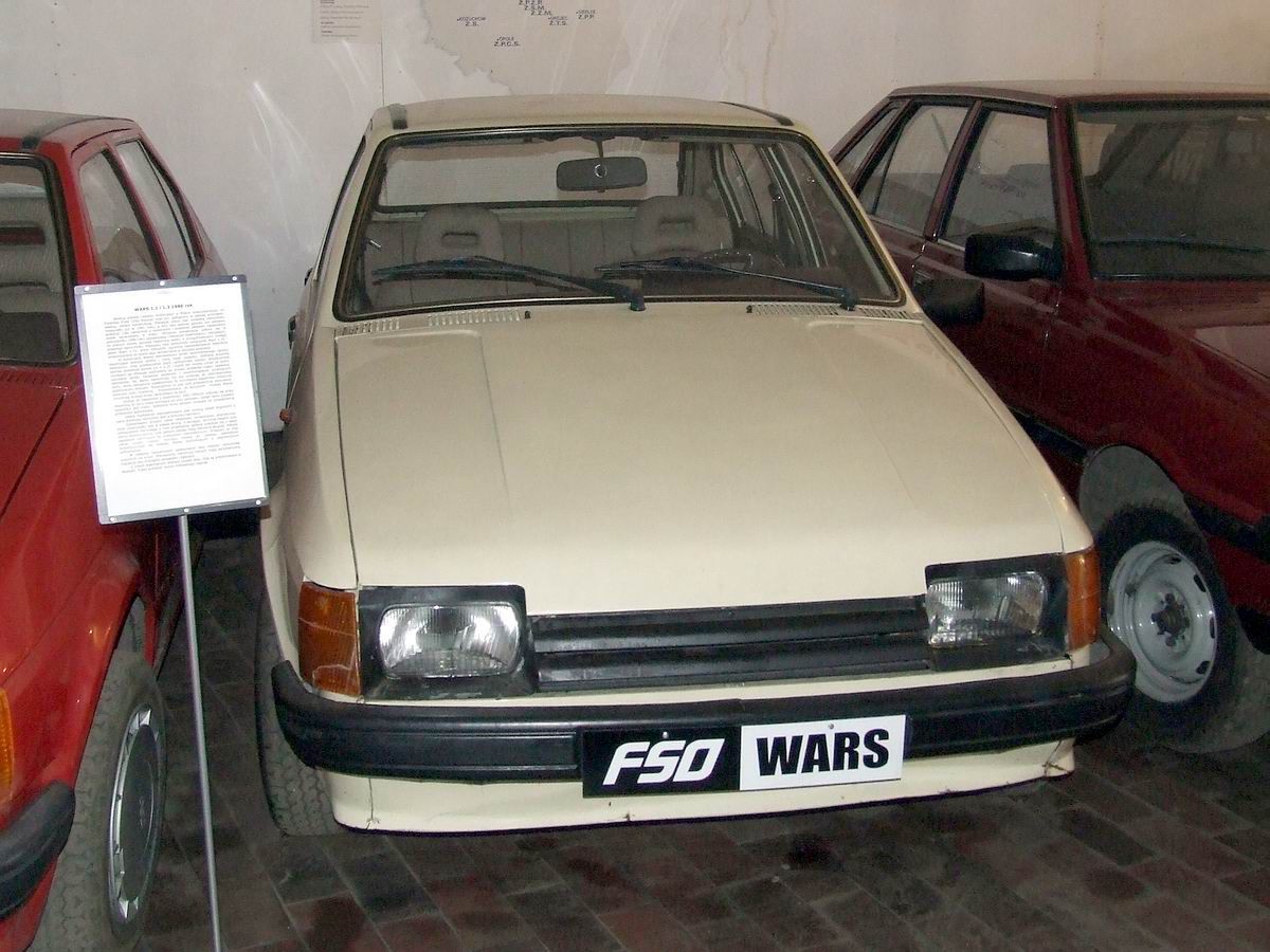 Współczesne zdjęcie auta w kolorze białym fot.wikipedia.org