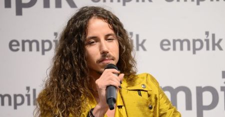 Szpak skarży się na los w "Gali": "Kobiety mają łatwiej"