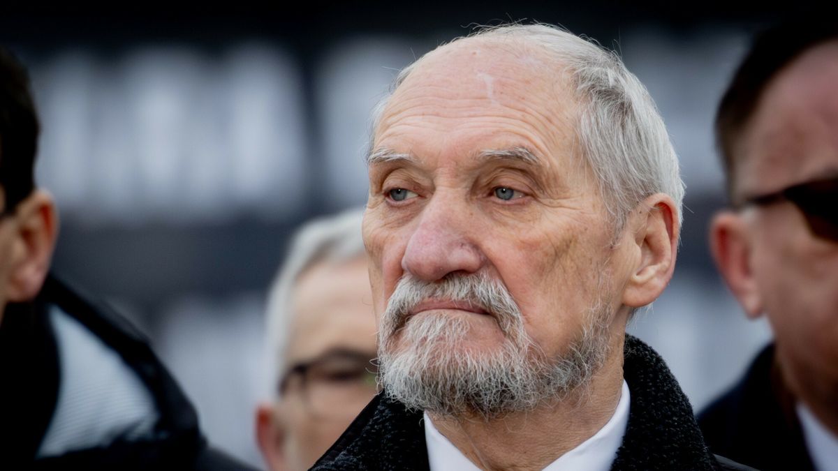 Jest akt oskarżenia przeciwko Macierewiczowi