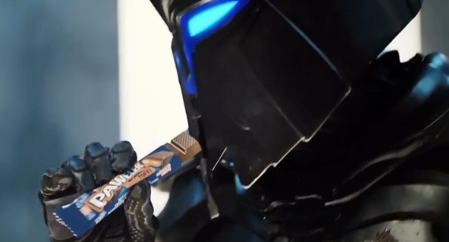 Wargorr w stanie nieważkości reklamuje batoniki Pawełek od Wedla (wideo)