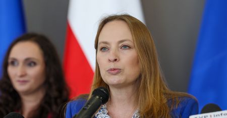 "Setki tysięcy oszukanych". Ministra pisze do UOKiK ws. "pseudometrów"
