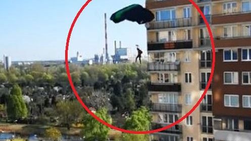 Warszawa Bielany. Skok ze spadochronem z 20. piętra