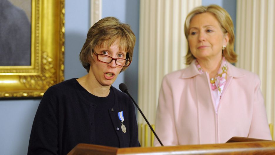 Lynne Tracy (na zdjęciu z byłą Sekretarz Stanu USA Hillary Clinton) ma zostać nowym ambasadorem USA w Rosji