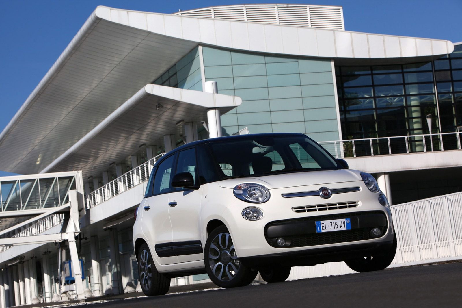 Fiat 500L - obszerna galeria zdjęć 20