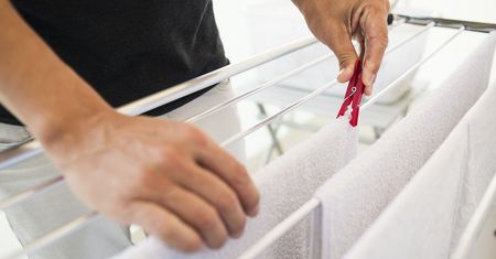 Mam znajomą w pralni. Zdradziła sekretny składnik, dzięki któremu ręczniki są białe jak śnieg