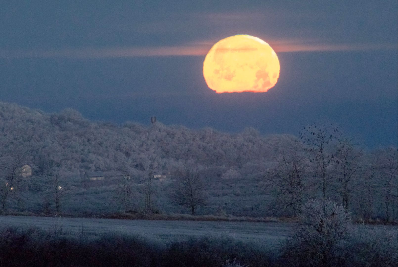 Pełnia Śnieżnego Księżyca. Niezwykłe zjawisko na niebie