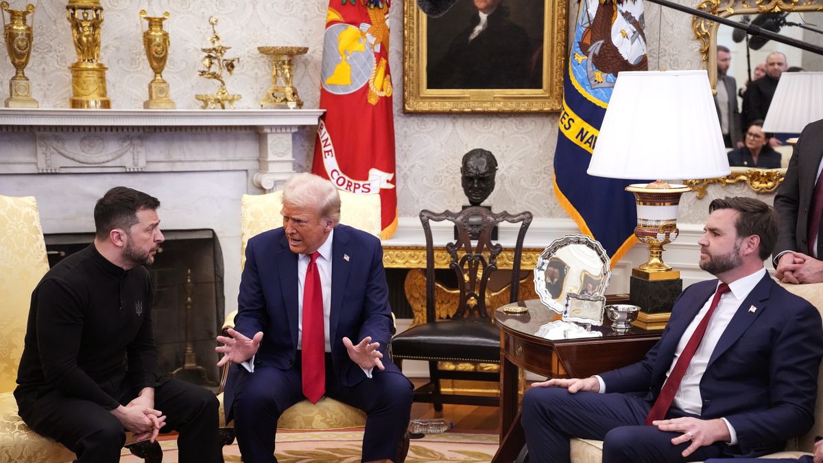 WASHINGTON, DC - FEBRUARY 28: U.S. President Donald Trump (C) and Vice President JD Vance meet with Ukrainian President Volodymyr Zelensky in the Oval Office at the White House on February 28, 2025 in Washington, DC. Trump and Zelensky are meeting today to negotiate a preliminary agreement on sharing Ukraine’s mineral resources that Trump says will allow America to recoup aid provided to Kyiv while supporting Ukraine’s economy. (Photo by Andrew Harnik/Getty Images)