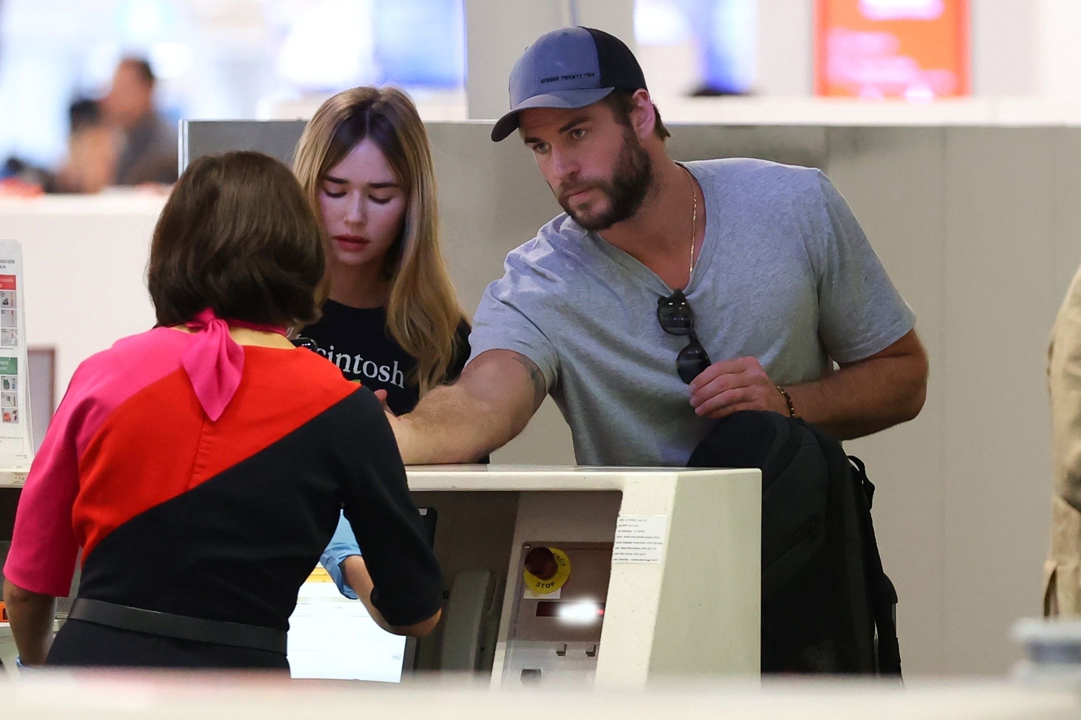 Liam Hemsworth z partnerką
