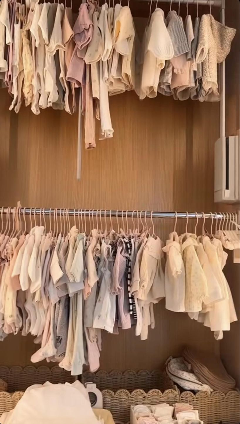 Marina Łuczenko prezentuje ciążowe krągłości i pokój córeczki