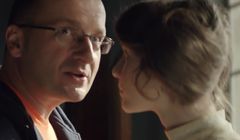Robert Górski pomaga córce Marii Skłodowskiej-Curie w reklamie Orange na Kartę (wideo)