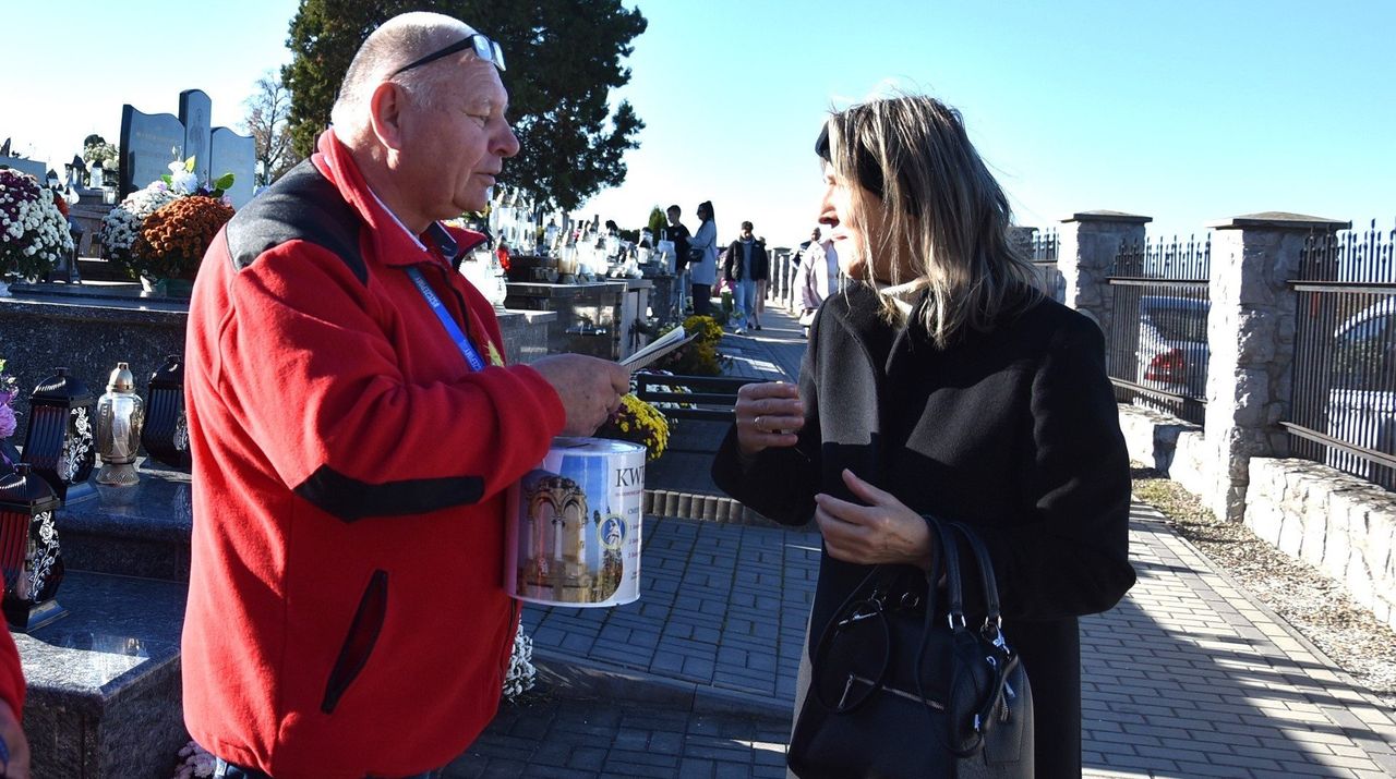 Proszowice: Kwesta na ratowanie zabytków cmentarza