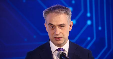 Finał śledztwa CBŚP. Gawkowski odzyskał pieniądze za kradzione auto