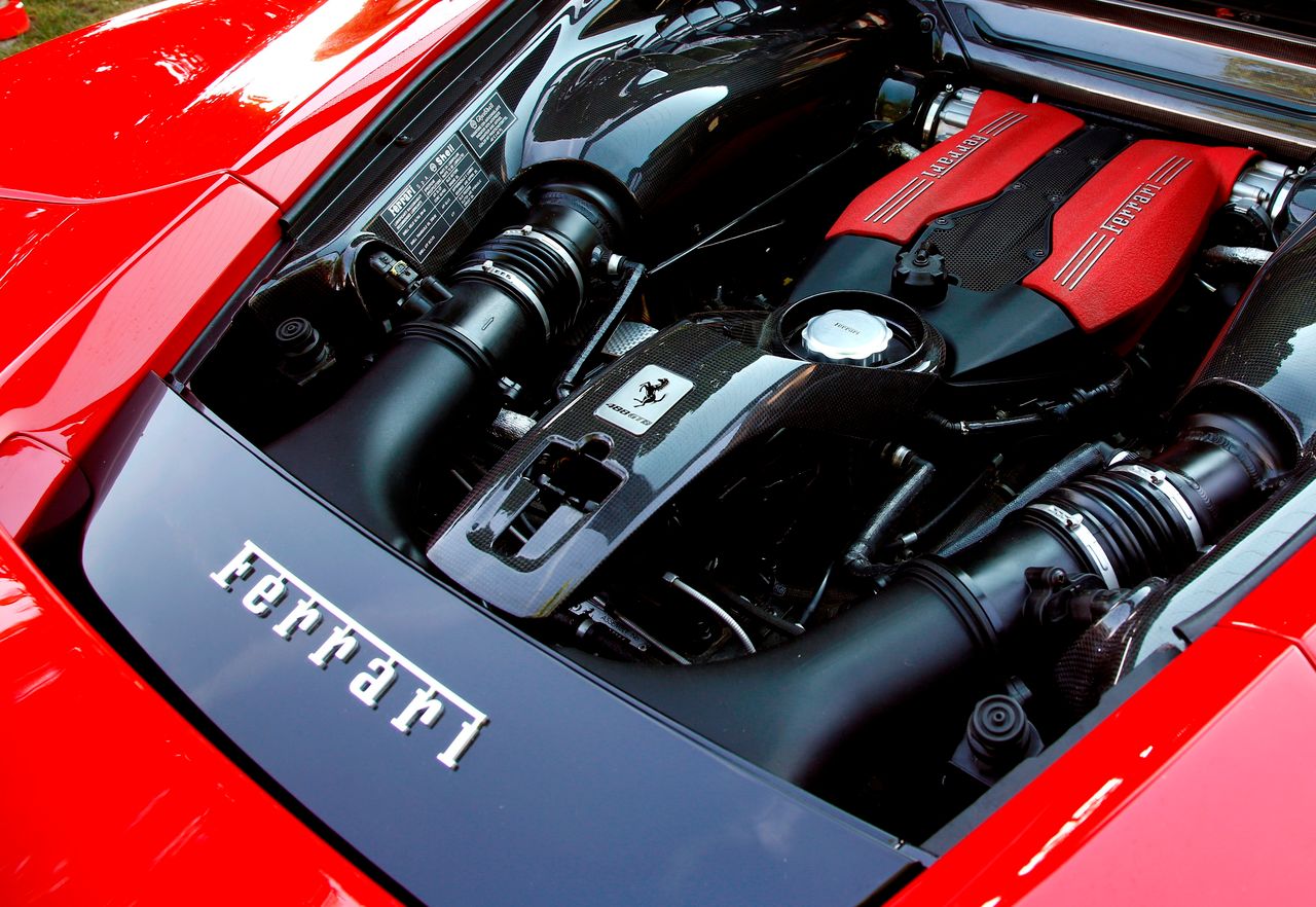 Silnik Ferrari 488 z turbodoładowaniem - dawniej czysta egzotyka, niebawem standard.