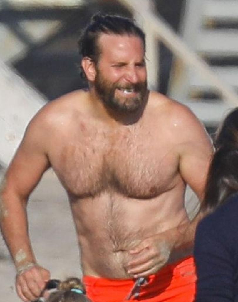 Jennifer Garner i Bradley Cooper relaksują się na plaży w Malibu