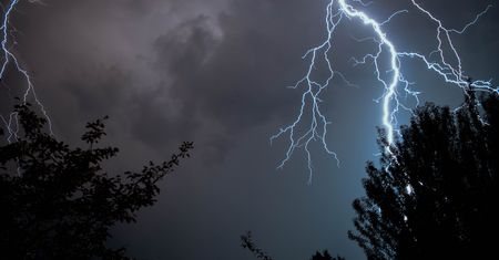 Prognoza pogody. Gdzie jest burza? IMGW wydało ostrzeżenia dla prawie całej Polski