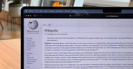 Wikipedia jak TikTok. Cała wiedza na jednej stronie