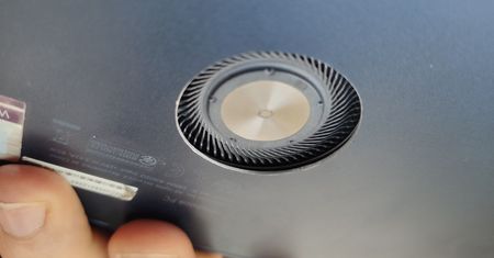 Przegrzewający się ultrabook kontra wiertło stożkowe. Tak nasz czytelnik poprawił fabrykę