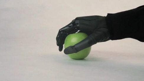 Sztuczna ręka niczym Terminator 5 1