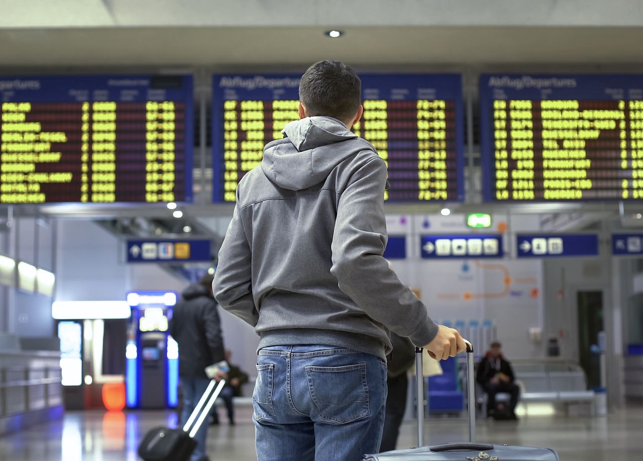 Strajk kontrolerów we Francji. Lotniska pogrążone w chaosie