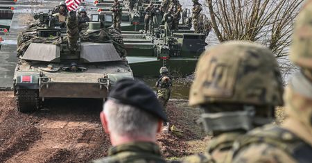 Obawy Polaków. Czy Trump wycofa wojska z Polski?