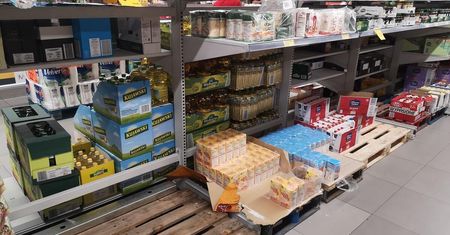 Problemy z cukrem — braki w sklepach. Biedronka wprowadziła limit na cukier – 10 kg na paragon