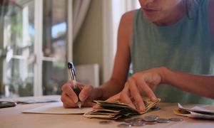 Teraz harują i oszczędzają. Chcą pracować tylko do 40-stki