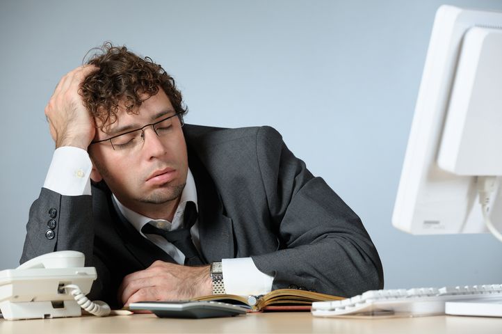Jak przeżyć dzień w pracy bez uczucia senności?