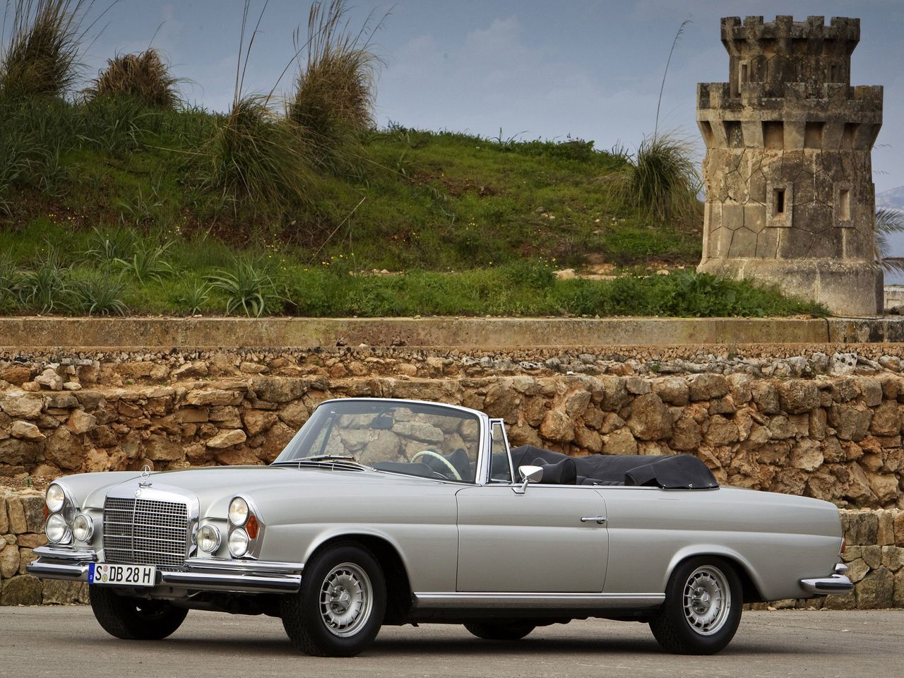 Mercedes 280SE Cabriolet (fot. autogaleria.hu)