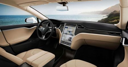 Nowy, w pełni autonomiczny autopilot Tesli jest już gotowy