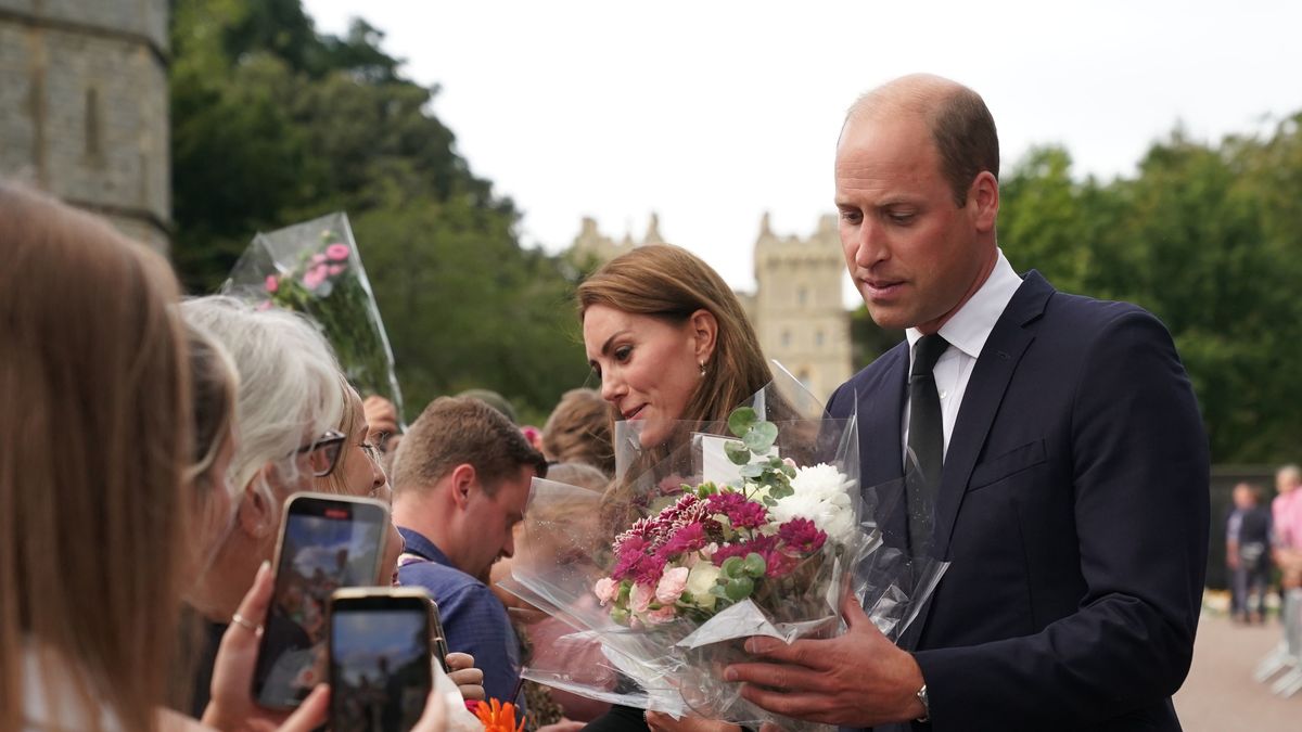The Prince and Princess of Wales Accompanied By The Duke And Duchess Of Sussex Greet Wellwishers Outside Windsor Castle
WINDSOR, ENGLAND - SEPTEMBER 10: Catherine, Princess of Wales and Prince William, Prince of Wales meet members of the public at Windsor Castle on September 10, 2022 in Windsor, England. Crowds have gathered and tributes left at the gates of Windsor Castle to Queen Elizabeth II, who died at Balmoral Castle on 8 September, 2022. (Photo by Kirsty O'Connor - WPA Pool/Getty Images)
WPA Pool
bestof, topix