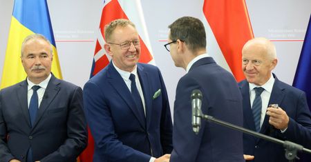 Czarna lista firm. Minister dał słowo, teraz się tłumaczy. "Czekam na koniec śledztwa"